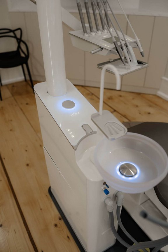behandlungsstuhl_2.jpg 